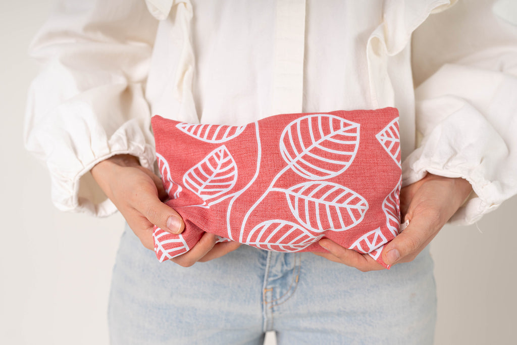 almohada herbal de semillas y plantas naturales tipo compresa térmica